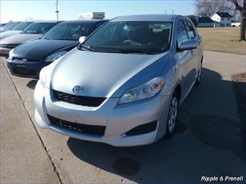 2009 Toyota Matrix   - Photo 1 - Davenport, IA 52802