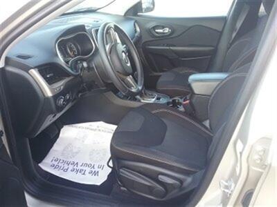 2015 Jeep Cherokee Latitude   - Photo 8 - Davenport, IA 52802