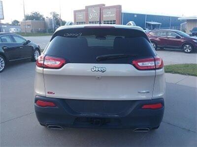 2015 Jeep Cherokee Latitude   - Photo 5 - Davenport, IA 52802