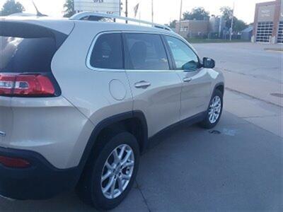 2015 Jeep Cherokee Latitude   - Photo 6 - Davenport, IA 52802