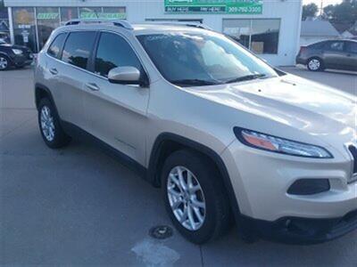 2015 Jeep Cherokee Latitude   - Photo 4 - Davenport, IA 52802