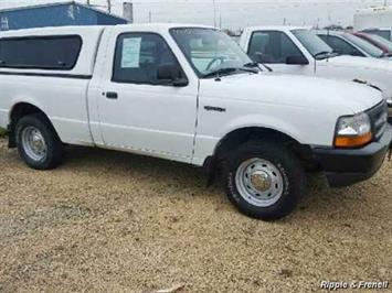 2000 Ford Ranger XL   - Photo 2 - Davenport, IA 52802