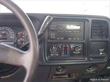 2005 CHEVROLET Silverado 3500   - Photo 10 - Davenport, IA 52802