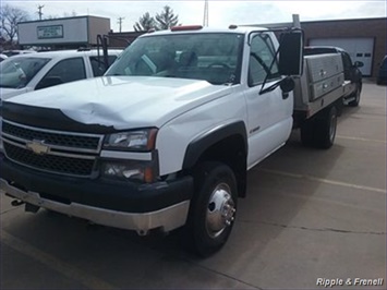 2005 CHEVROLET Silverado 3500   - Photo 3 - Davenport, IA 52802