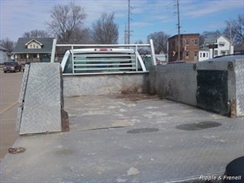 2005 CHEVROLET Silverado 3500   - Photo 5 - Davenport, IA 52802