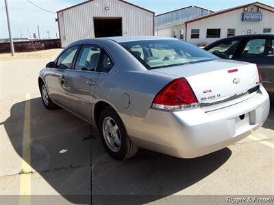 2007 Chevrolet Impala LT   - Photo 7 - Davenport, IA 52802