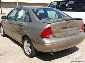 2004 Ford Focus ZTS   - Photo 2 - Davenport, IA 52802