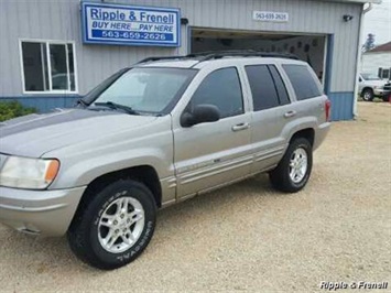 2000 Jeep Grand Cherokee Limited   - Photo 2 - Davenport, IA 52802