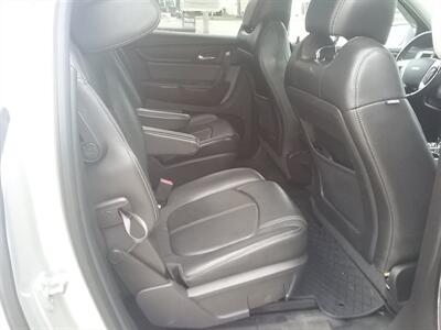 2017 GMC Acadia Limited - Photo 12 - Davenport, IA 52802