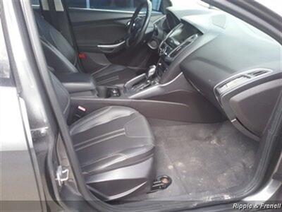 2012 Ford Focus Titanium   - Photo 10 - Davenport, IA 52802