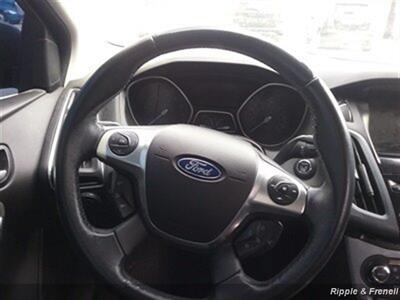 2012 Ford Focus Titanium   - Photo 12 - Davenport, IA 52802