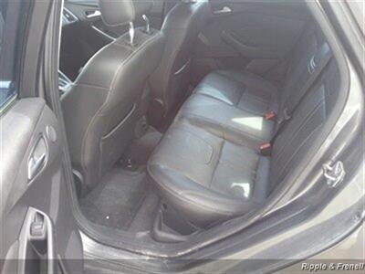 2012 Ford Focus Titanium   - Photo 9 - Davenport, IA 52802