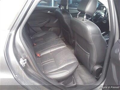 2012 Ford Focus Titanium   - Photo 11 - Davenport, IA 52802