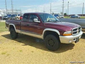 2003 Dodge Dakota SLT   - Photo 1 - Davenport, IA 52802