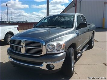 2007 Dodge Ram 1500 SLT SLT 4dr Quad Cab   - Photo 1 - Davenport, IA 52802