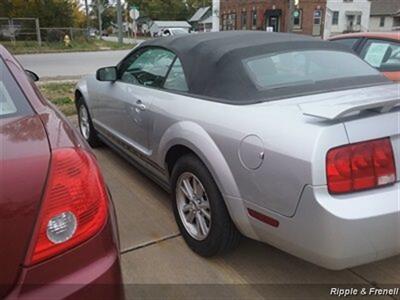 2006 Ford Mustang   - Photo 7 - Davenport, IA 52802