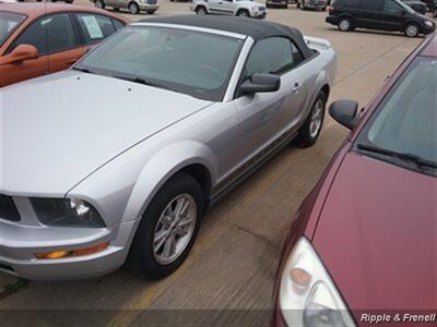 2006 Ford Mustang   - Photo 3 - Davenport, IA 52802