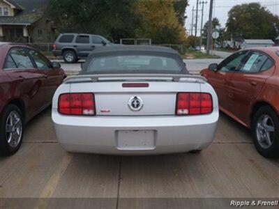 2006 Ford Mustang   - Photo 5 - Davenport, IA 52802