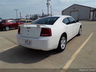 2008 Dodge Charger SXT   - Photo 10 - Davenport, IA 52802