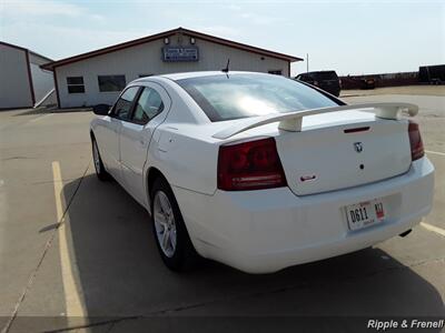 2008 Dodge Charger SXT   - Photo 8 - Davenport, IA 52802