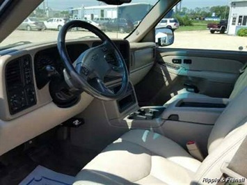 2003 Chevrolet Suburban 1500   - Photo 4 - Davenport, IA 52802