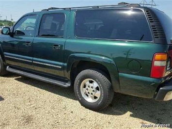 2003 Chevrolet Suburban 1500   - Photo 3 - Davenport, IA 52802