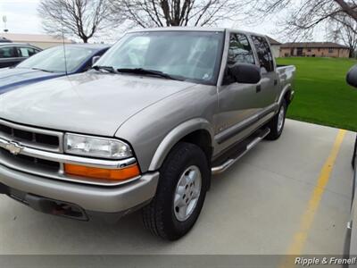 2003 Chevrolet S-10 LS 4dr Crew Cab LS   - Photo 3 - Davenport, IA 52802