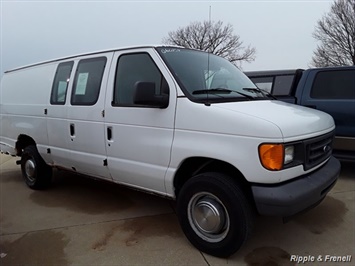 2006 Ford E-Series Cargo E-250   - Photo 8 - Davenport, IA 52802