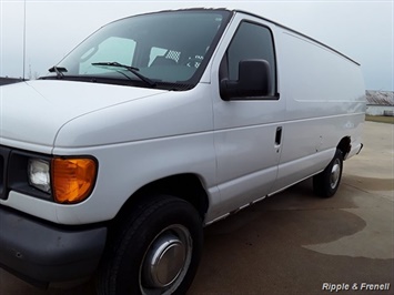 2006 Ford E-Series Cargo E-250   - Photo 4 - Davenport, IA 52802