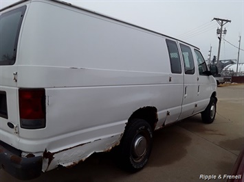 2006 Ford E-Series Cargo E-250   - Photo 7 - Davenport, IA 52802