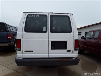 2006 Ford E-Series Cargo E-250   - Photo 6 - Davenport, IA 52802