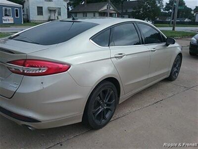 2018 Ford Fusion SE   - Photo 6 - Davenport, IA 52802