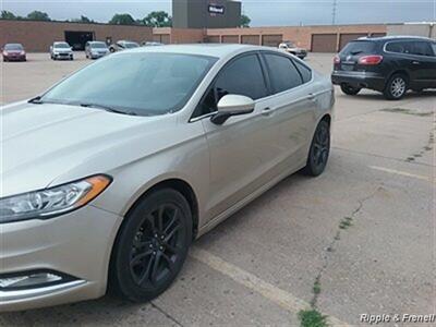 2018 Ford Fusion SE   - Photo 3 - Davenport, IA 52802