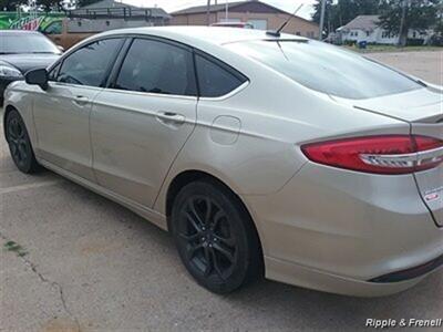 2018 Ford Fusion SE   - Photo 7 - Davenport, IA 52802