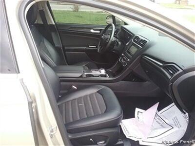 2018 Ford Fusion SE   - Photo 10 - Davenport, IA 52802