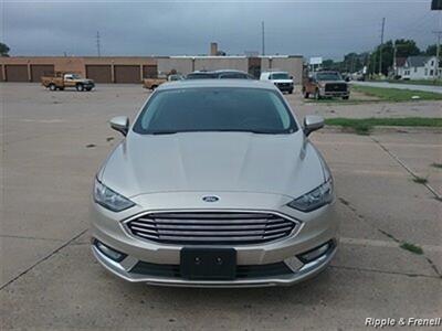 2018 Ford Fusion SE   - Photo 1 - Davenport, IA 52802