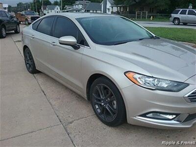 2018 Ford Fusion SE   - Photo 4 - Davenport, IA 52802