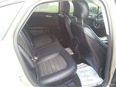 2018 Ford Fusion SE   - Photo 11 - Davenport, IA 52802