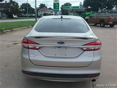 2018 Ford Fusion SE   - Photo 5 - Davenport, IA 52802