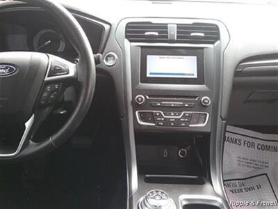2018 Ford Fusion SE   - Photo 13 - Davenport, IA 52802