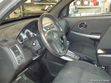 2006 Pontiac Torrent   - Photo 2 - Davenport, IA 52802