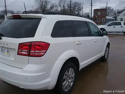 2020 Dodge Journey SE Value   - Photo 6 - Davenport, IA 52802