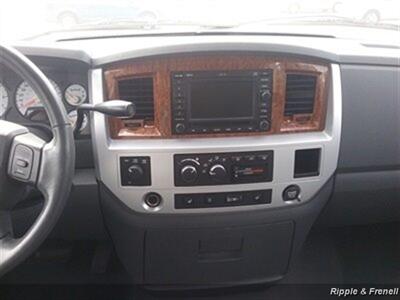 2007 Dodge Ram 1500 ST   - Photo 14 - Davenport, IA 52802