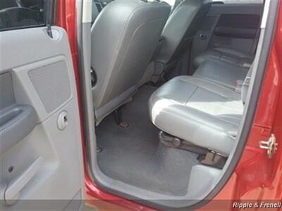 2007 Dodge Ram 1500 ST   - Photo 10 - Davenport, IA 52802