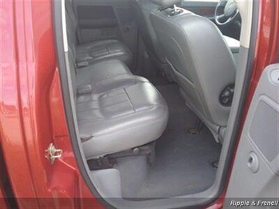 2007 Dodge Ram 1500 ST   - Photo 12 - Davenport, IA 52802