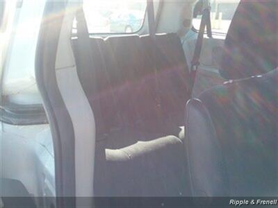 2009 GMC Sierra 1500 SLE   - Photo 11 - Davenport, IA 52802