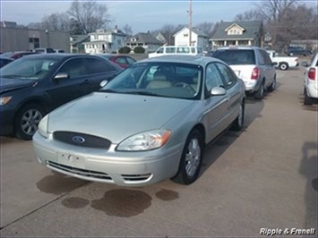 2005 Ford Taurus SEL   - Photo 1 - Davenport, IA 52802