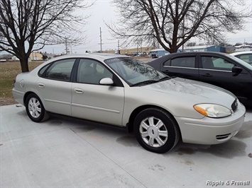 2005 Ford Taurus SEL   - Photo 8 - Davenport, IA 52802