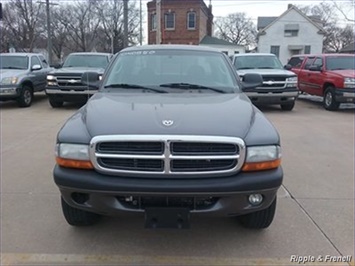 2004 Dodge Dakota Sport 2dr Club Cab Sport   - Photo 1 - Davenport, IA 52802