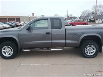 2004 Dodge Dakota Sport 2dr Club Cab Sport   - Photo 9 - Davenport, IA 52802